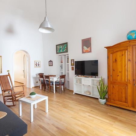 Appartement La Casa Della Fata à Bari Extérieur photo
