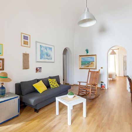 Appartement La Casa Della Fata à Bari Extérieur photo