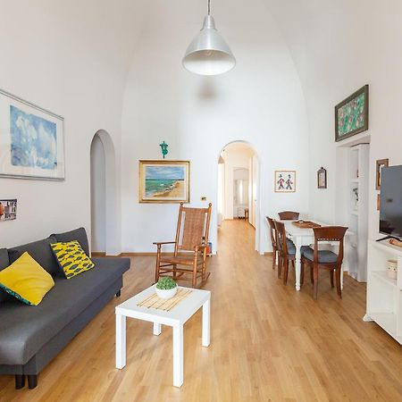 Appartement La Casa Della Fata à Bari Extérieur photo